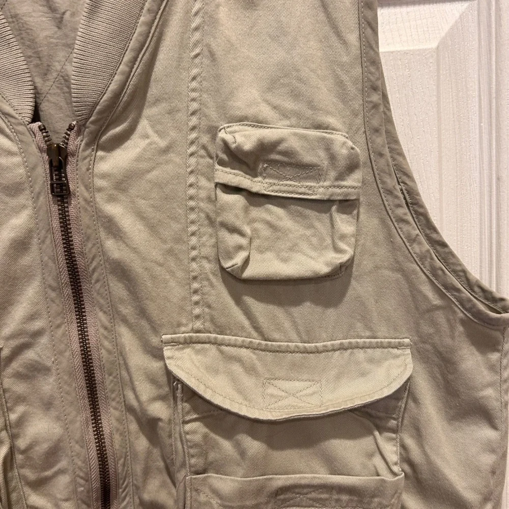 Vintage Columbia Sportswear Vest L Beige‎ Utility Fishing Hiking Outdoor Pockets